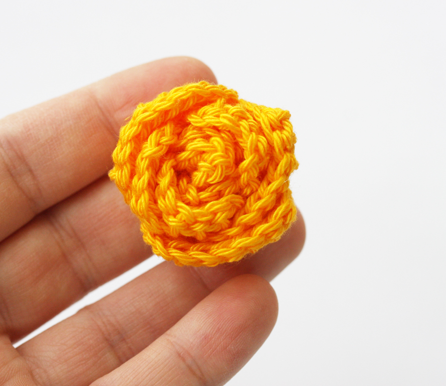 Yellow Crochet Roses on Luulla